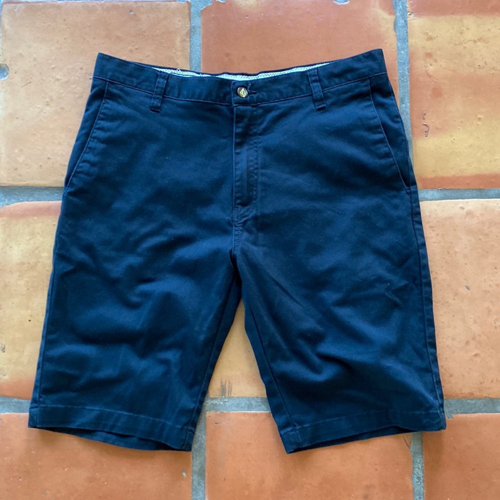 Volcom black stretch shorts